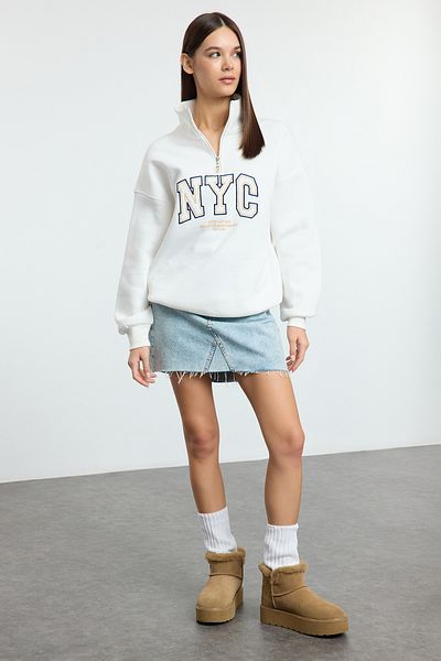 Trendyol Collection Πλεκτό φούτερ με φερμουάρ με κεντημένο λευκό σύνθημα - TWOAW25SW00319