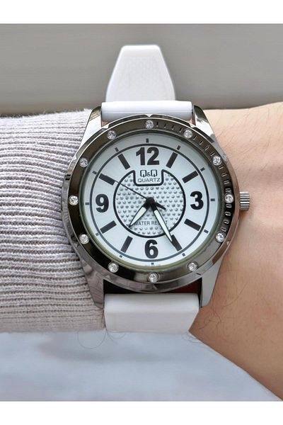 Q&Q   Men's Waterproof Slilon Cord Wrist Watch