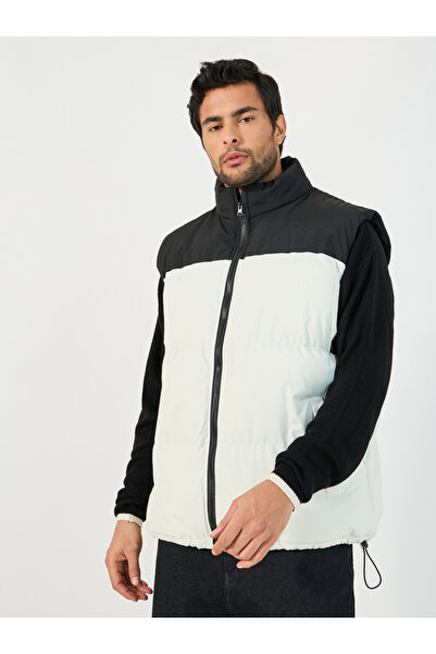 Styli Quilted Color Block Sleeveless Puffer Jacket with Welt Pockets