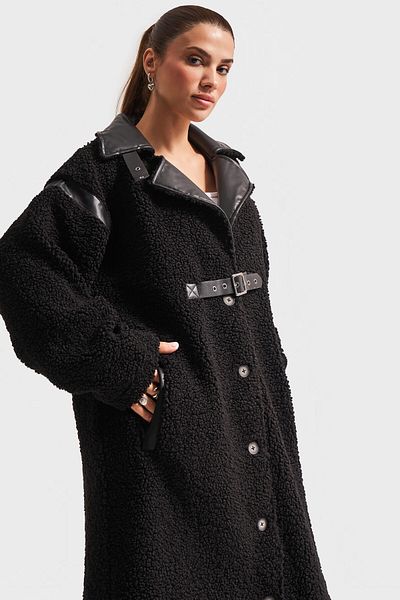 its basic Women's Black Color Teddy Fabric Oversize Loose Cut Design Coat