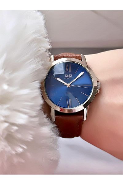 Q&Q Roman Numeral Minimal Leather Band Women's Wristwatch