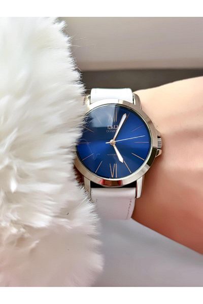 Q&Q Roman Numeral Minimal Leather Band Women's Wristwatch