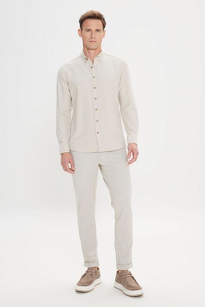 ALTINYILDIZ CLASSICS Beige Slim Fit Herrenhemd mit Leinen-Look und Seersucker-Muster – geknöpfter Kragen