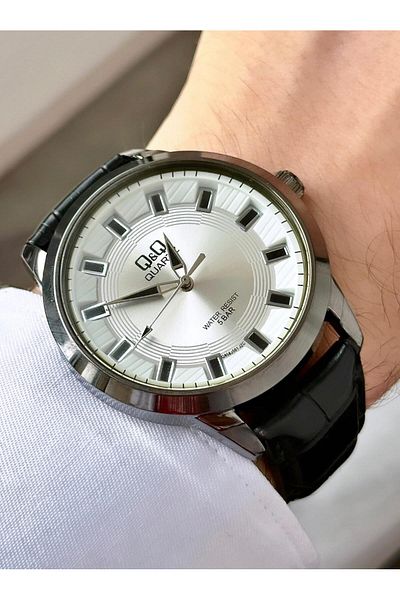 Q&Q Men's Leather Cord Wristwatch