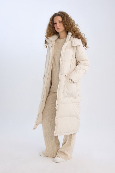 DeFacto Parka s dlouhým péřovým kabátem – oversize, kapuce, kapsa na zip C9701Ax24Cw