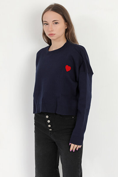 GİYSA Жіночий темно-синій светр з велосипедним коміром, аплікацією у вигляді серця, акриловою резинкою та кроп-фасоном - 3095