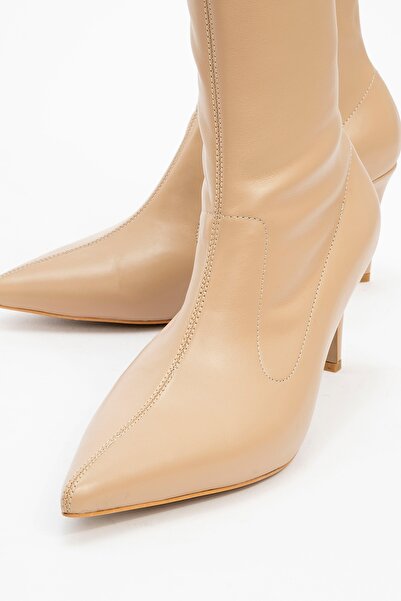 LuviShoes Dámské kozačky na tenkém podpatku Thalin s béžovou kůží na špičce se zipem