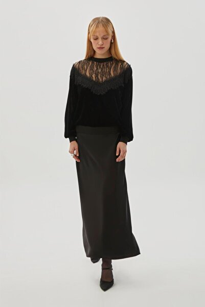Exquise Kadife Tül Detaylı Regular Siyah Bluz