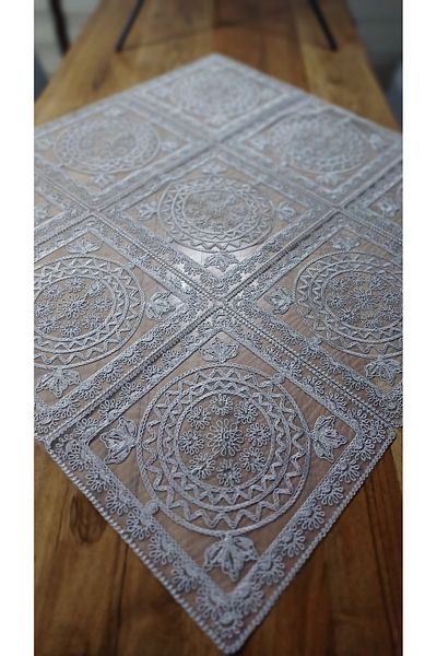 Neweste 95/95 cm Față de masă pătrată - Tulle Woven Runner