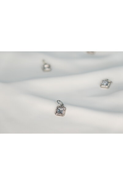 CYB STUDİO STAINLESS STEEL CHARM WITH STONE SQUARE MOTIF
