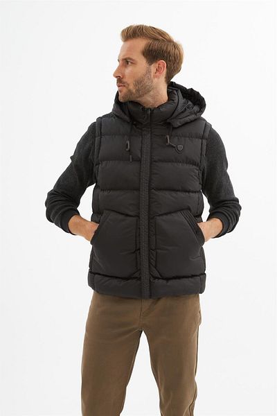 Danger Men's Removable Hooded Pocket Detailed Puffer Vest Black