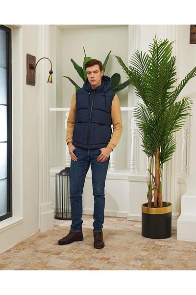Danger Men's Removable Hooded Sports Puffer Vest Navy Blue