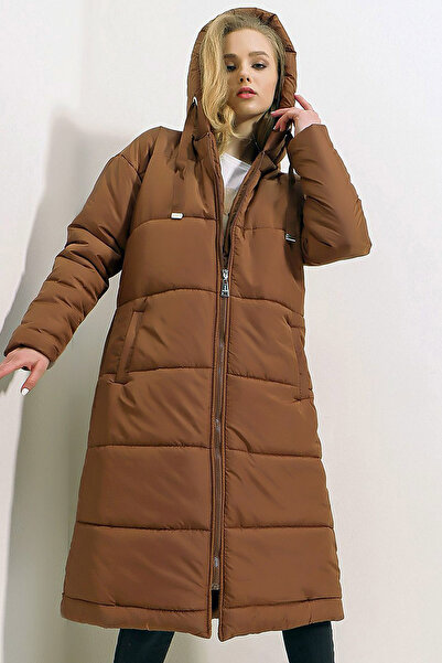 MissKybele İp Büzgülü Kapüşonlu İki Yan Cepli Astarlı Fermuar Kapamalı Diz Altı Midi Boy Şişme Mont