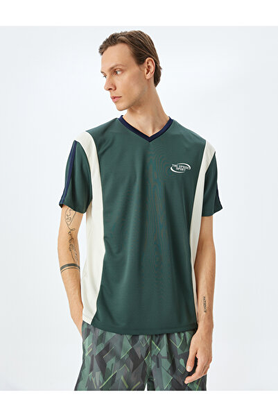 Koton V Yaka Kısa Kollu Renk Bloklu Slogan Baskılı Oversize Spor Tişört