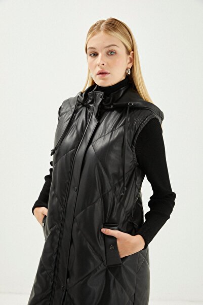 Zühre Kapüşonlu Cep Detaylı Siyah Deri Yelek Y-0075