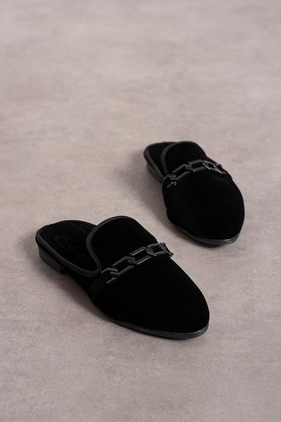 FUGA MODA Papuci de casă eleganti Zinsy Black cu accesorii subțiri de lanț negru