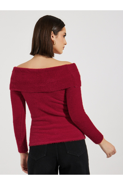 Styli Regular Fit Fuzzy Yarn Off Shoulder Neck Sweater