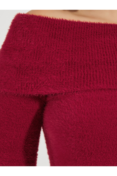Styli Regular Fit Fuzzy Yarn Off Shoulder Neck Sweater