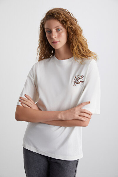 GRIMELANGE Evely 100% Organic Cotton Round Neck Text Ecru T-Shirt