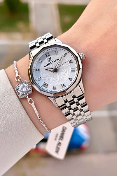Daniel Klein Gümüş Renk Kesme Camlı Kadın Kol Saati ve Bileklik
