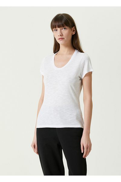 American Vintage White U-Neck T-Shirt Size: m