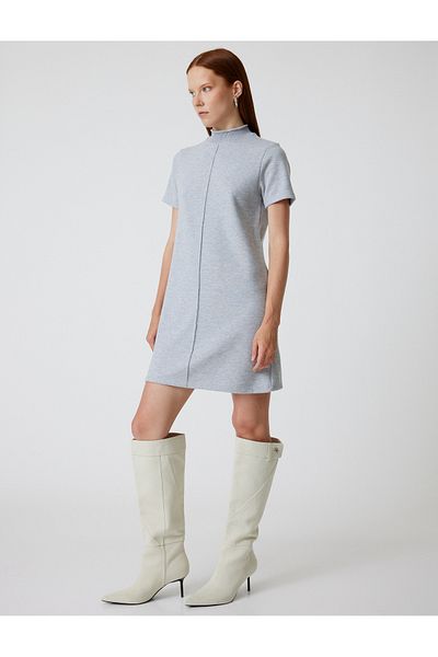 Koton Minišaty Slim Fit s krátkým rukávem – stojáček