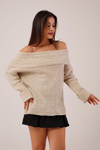 Hipo Trend Πλεκτό πουλόβερ με λαιμόκοψη Madonna με πέτρα