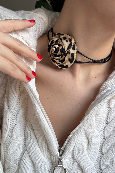 Trade Bazaar Lace-Up Fabric Rose Choker Necklace Rose Necklace
