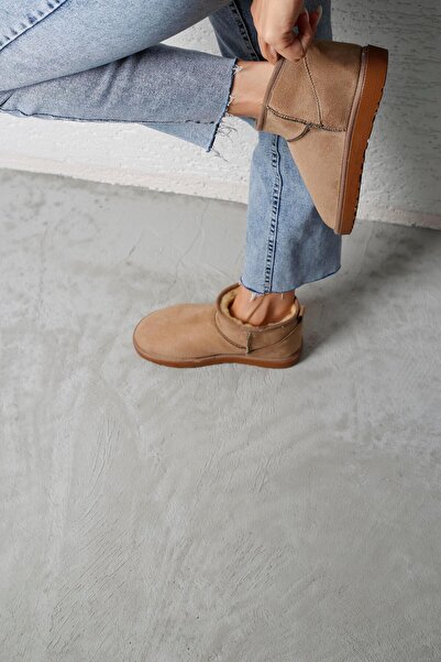 Beyond Kadın Koyu Bej Ultra Mini İçi Kürklü Süet Bot 3cm BYNDUM01