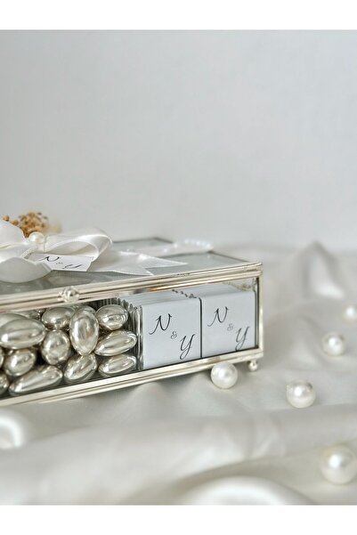 RenkliiiAtölye Gümüş Cam Kutuda Nişan (Söz) Çikolatası