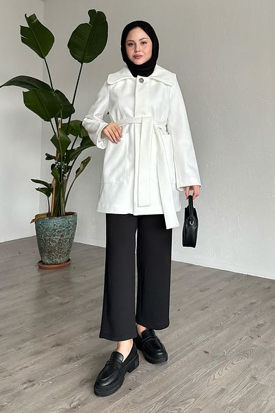 InStyle معطف قصير مبطن بأزرار
