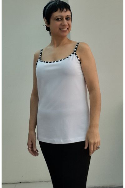 Mertcan Butik ΛΕΥΚΟ Μπλουζάκι από χτενισμένο βισκόζη με λεπτομέρεια από ασπρόμαυρο κορδόνι