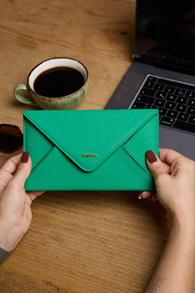 REWİNA 9755 Модель Зелена натуральна шкіра - Великий жіночий гаманець з магнітом