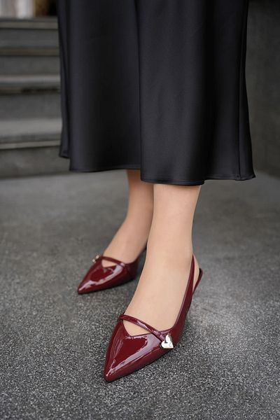 LAMİNTA Marimar Burgundy Heart Detaliat Curea cu vârf ascuțit Pantofi cu toc pentru femei