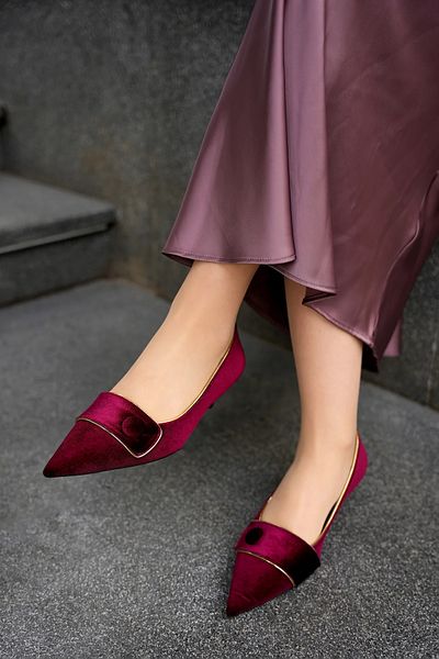 LAMİNTA Pantofi cu toc de damă cu detaliu cu nasturi din catifea burgundy Uliana