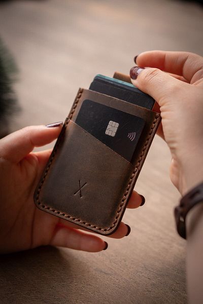 minimal X design Taba Minimal X V2 - مصنوع يدويًا من الجلد الحقيقي - حامل بطاقات آلية بسيط وأنيق