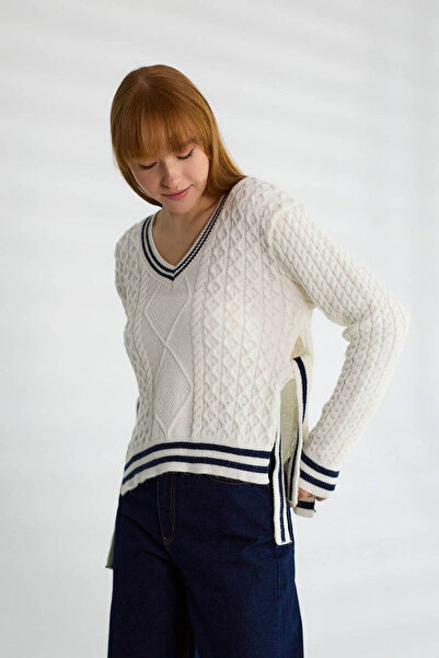 Robin Yanlardan Bağlamalı V Yaka Triko Kazak