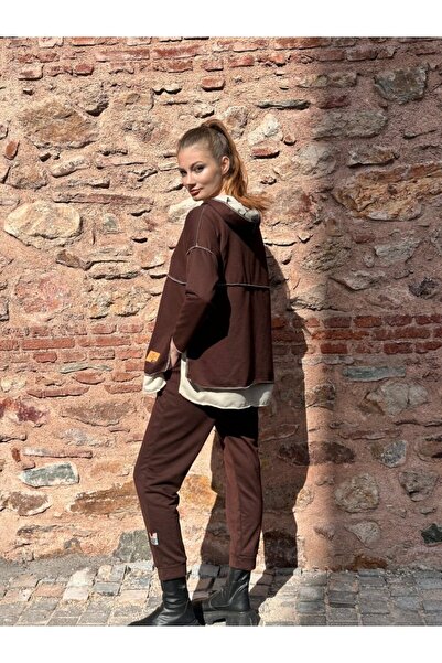 Giyimodam بدلة نسائية مزدوجة بغطاء للرأس بتفاصيل تنورة من Arma بخياطة عكسية