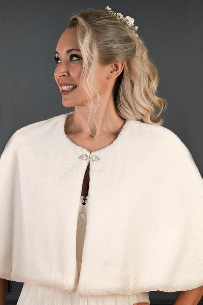 Hobigram Off White Brooched Long Fur Etol Bridal Bolero