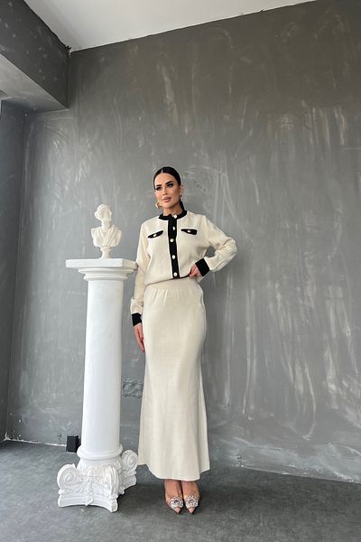 kamacibutik Costum de tricotaj din două piese cu decolteu și detaliu cu nasturi - Se potrivește cu mărimea S/M/L/XL