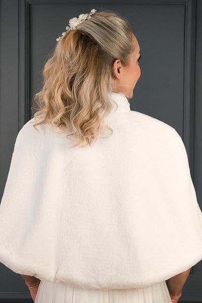 Hobigram Off White Satin Bow Collar Fur Etol Bridal Bolero