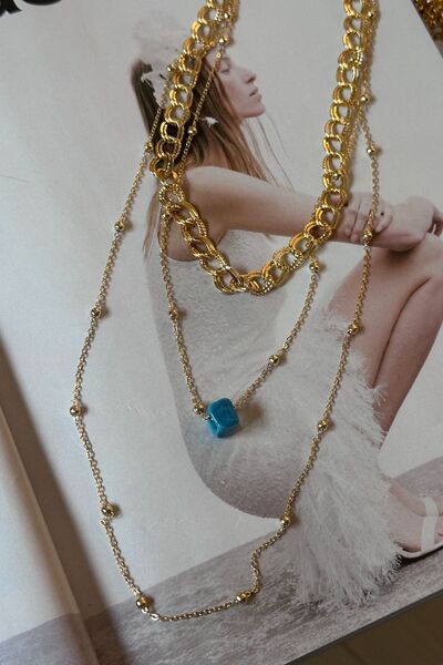 Trendy Butik قلادة ثلاثية واحدة مع سلسلة كروية