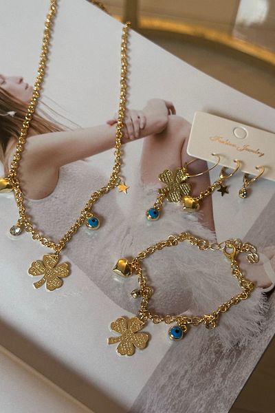 Trendy Butik Luck Pendant Bracelet Earring Set