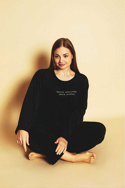 wear treasure Women's Black Plus Size Printed Long Sleeve French Velvet Pajamas Set