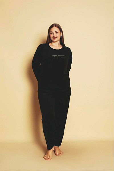 wear treasure Women's Black Plus Size Printed Long Sleeve French Velvet Pajamas Set