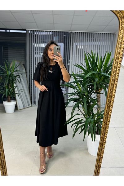 caddstore Rochie neagră cu broșă cu arc