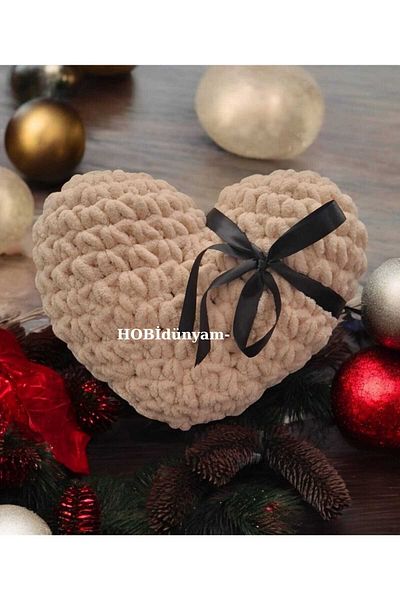 Alize Decorative Pillow with Heart
