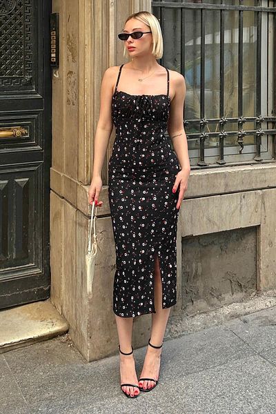 Swist Rochie midi neagră Venus - Bretele de frânghie, imprimeu floral crocant și fante