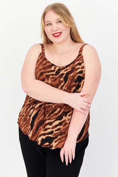 Bar III Women Plus Size Scoop Neck Sleeveless Animal Print Top, Brown Combo