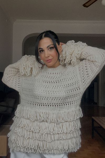 Seda Yalçın Atelier Pulover cu ciucuri din tricotaje tricotate Ecru